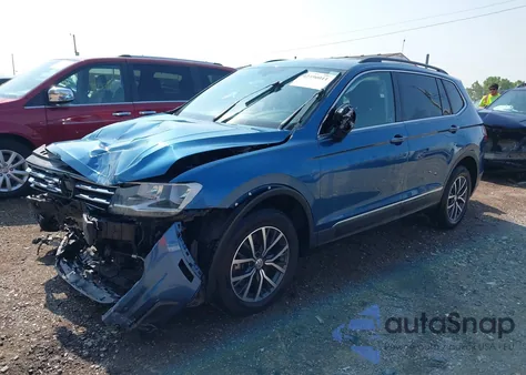 2019 Volkswagen Tiguan Se/Sel/Sel R-Line Jet-Black/Sel R-Line z USA, uszkodzony, nr VIN 3VV2B7AX4KM083120